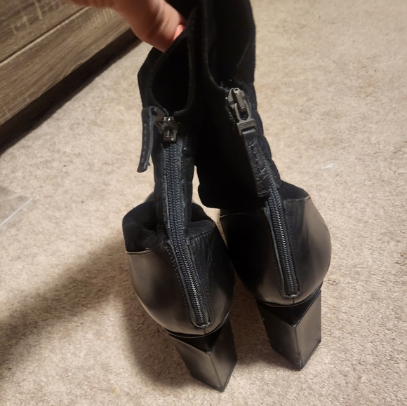 Authentic Fendi Boots - Picture 5 of 7